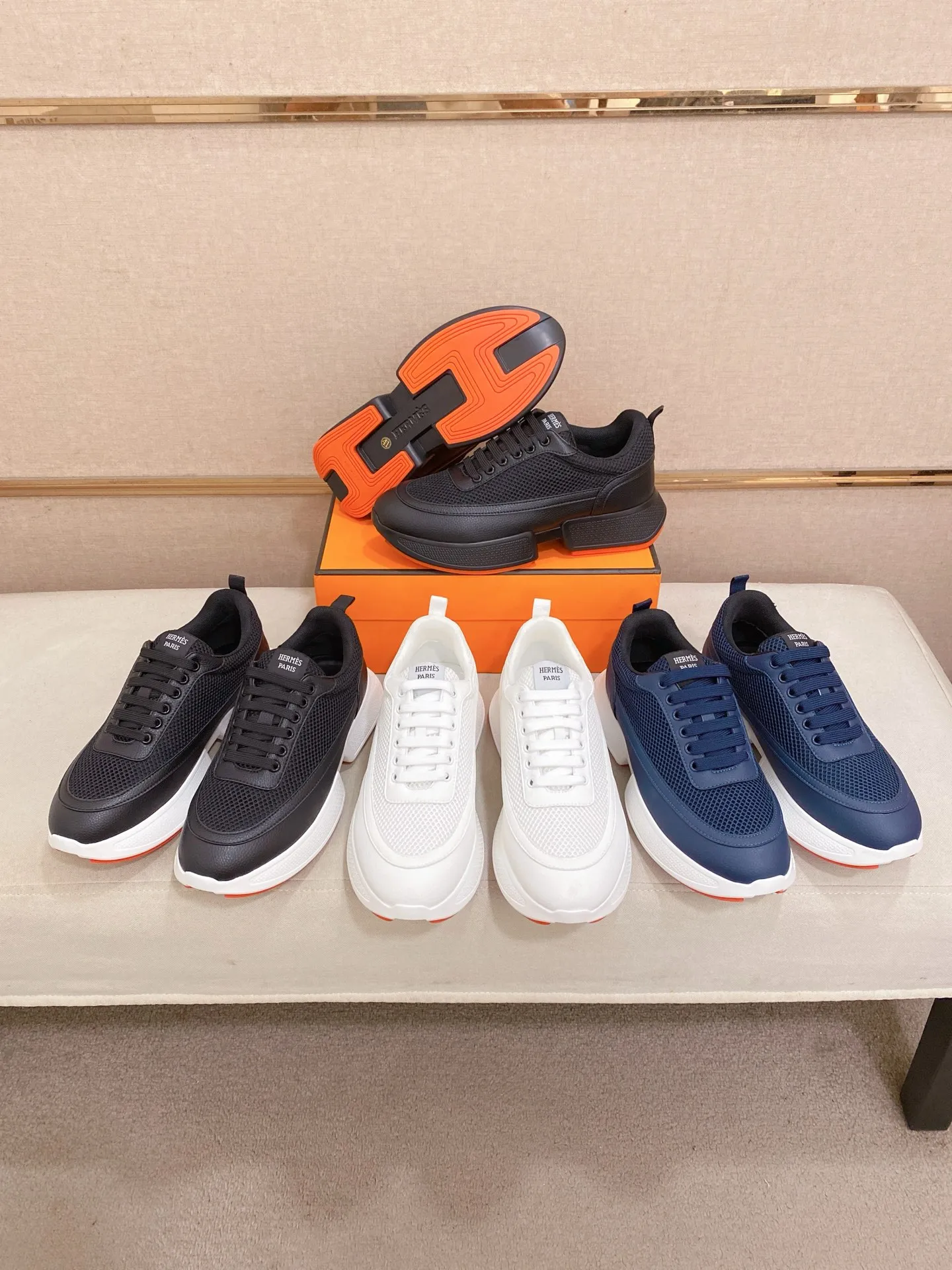 Men's clothing and shoes💰: 462💰《HERMES》【Classic Original Version】Hermès; Top 🔝 Purchasing Agency 🔍🔍Men's latest 🇺🇸 counters are on sale simultaneously, imported from Italy original ▲▲cowhide ▲▲ (high-end, extravagant and classy) ) Exquisite workmanship (Italian 🇮🇹 imported water-dyed 🐂 cowhide lining) sole: original sole provided by the original factory, ⚠️exclusive double-layer activity·TPR·rubber·combined molded outsole; super comfortable·wear-resistant·non-slip·environmental protection The real thing is more beautiful if you take the real thing (high quality, follow the order). You can enter and exit the counter at will * Number of yards: 38-44 (45 can be customized and cannot be returned or exchanged)